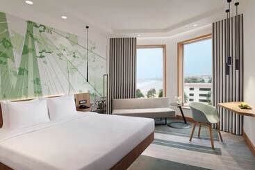 Novotel Mumbai Juhu Beach