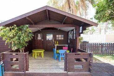 Pearly Grey Ocean Club Apartments & Suites