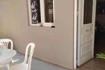 膳宿费 Garden Square Inn