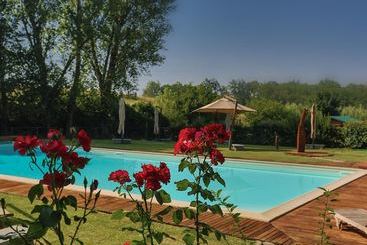 Colours And Scents From Tuscany Await You In This Wonderful Property