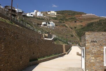 هتل آپارتمان Monolithos Villas
