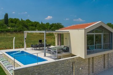 별장 Beautiful And Modern Villa With Pool For 9 People Near Motovun