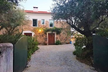 별장 Casa Velha  A Wonderfully Historic House
