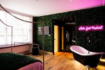 مبيت وإفطار The Lazy Pug