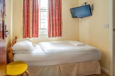 Dolphin Inn   The Lodge