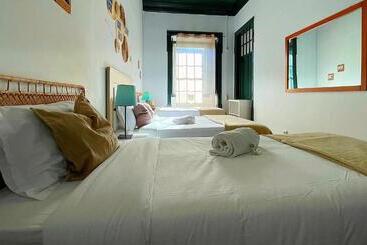 Отель Algarve Hostel