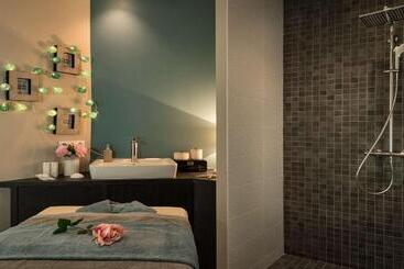 Отель Best Western Hôtel De La Cité & Spa