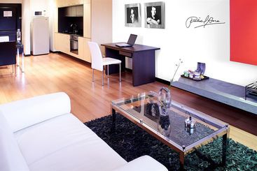 هتل Celebrities Suites