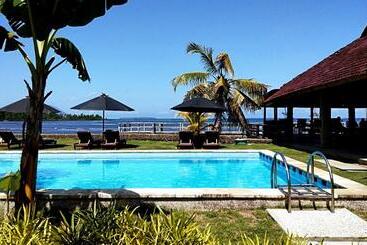 هتل Cocotinos Manado