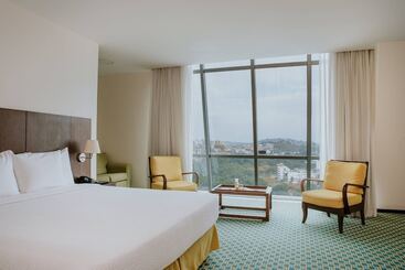 هتل Courtyard By Marriott Guayaquil