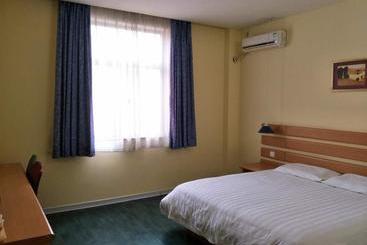 호텔 Home Inn Shanghai East Nanjing Road The Bund Centre