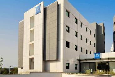 酒店 Ibis Budget Girona Costa Brava