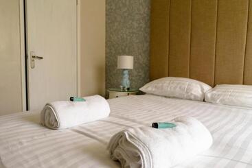 בית מלון כפרי Wavecrest