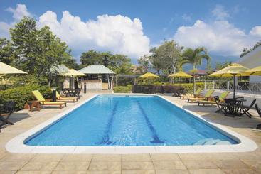 Отель De Aventura Y Centro De Convenciones Madaura