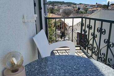 膳宿费 Apartments Neva Supetar