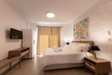 Апарт-отель Abeloessa Methonian Hospitality