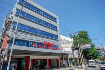 Reddoorz Plus @ Grand Pacifik Hotel Makassar