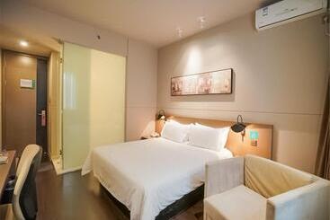 בית מלון כפרי Jinjiang Inn Xiamen Jimei University Guomao