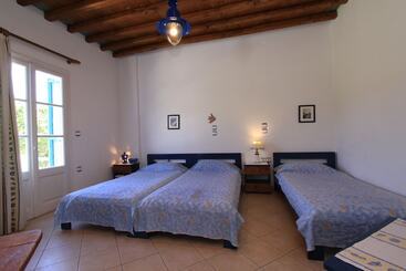 בית מלון כפרי Smaragda Rooms & Studios