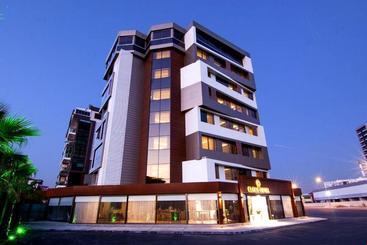 Majura Hotel Business