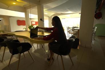 酒店 Niasha Youth Hostel