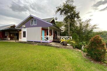 בית מלון כפרי Oyo 90285 Pogimpaan Homestay