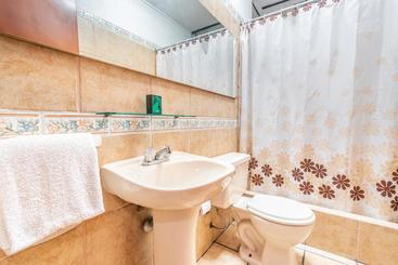 Отель Ayenda Jankanoo Inn