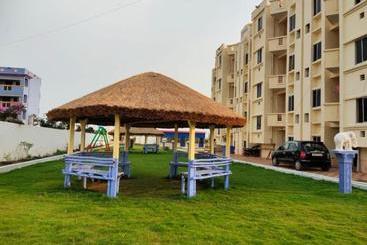 Отель Oyo 80652 Grand Mandarmoni