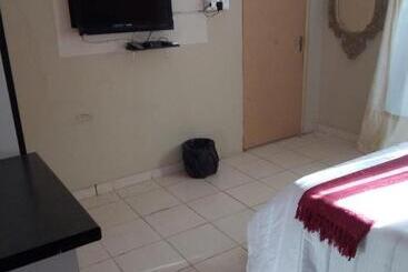 פנסיון Rayon Guesthouse