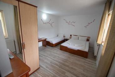 پانسیون Vila Luna Predeal