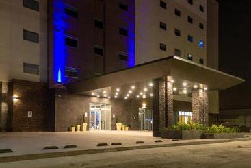 בית מלון כפרי Holiday Inn Express & Suites   Tijuana Otay, An Ihg