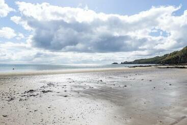 هتل No 2 Ocean Cabins   Saundersfoot Harbour   Saundersfoot