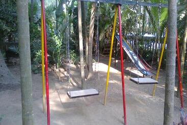 酒店 Swimming Pool Cottage Alibag With Meals