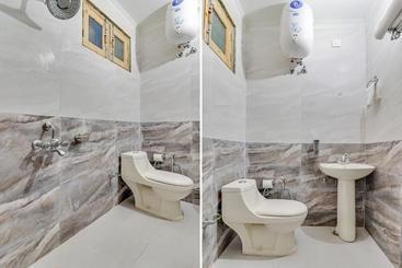 פנסיון Oyo 79154 Exotic Stay