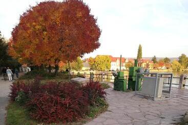 住宿加早餐  Panzió Tata