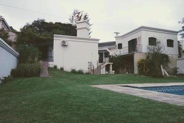 El Cerquero, Casa De Huéspedes