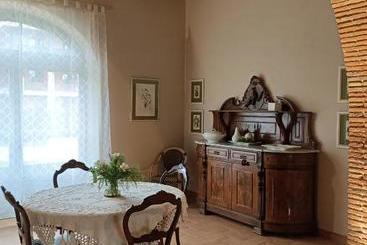 تختخواب و صبحانه Casale1918