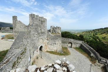 هتل Berati Castle