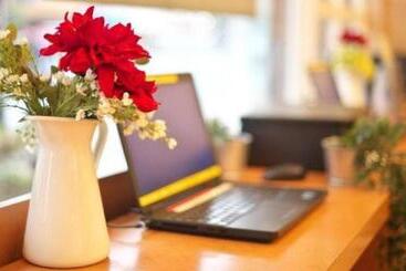 فندق Toyoko Inn Osaka Kadomashi Ekimae