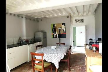 پانسیون Room In Guest Room Maison Lamerique Welcome You To One Of Their Rooms Dogs Are Also Welcomed