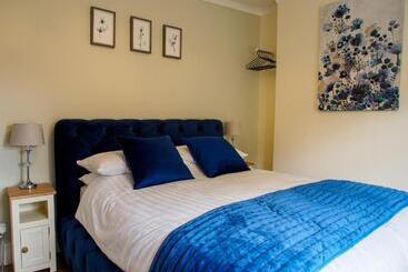 Riverbank Bed And Breakfast