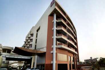 בית מלון כפרי Clarion Bella Casa At Airport