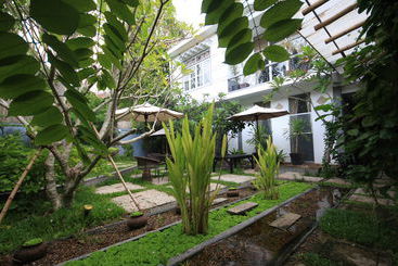 هتل Frangipani Villa-90s