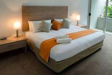 هتل Peninsula Airlie Beach