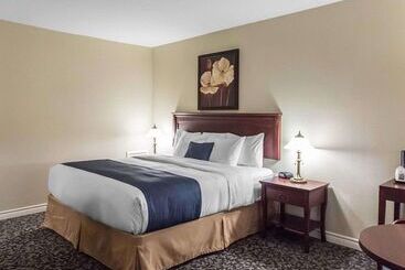 فندق Quality Inn Mont Laurier