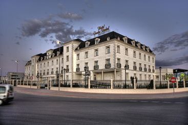 فندق Santa Isabel