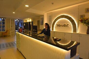 هتل Tonoz Beach