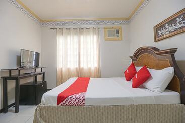 هتل Oyo 784 Crisol Garden Cafe And Resort