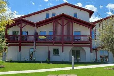Residence Nemea Le Domaine D Uhaina