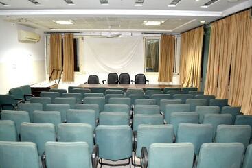 Отель Bharat Palace